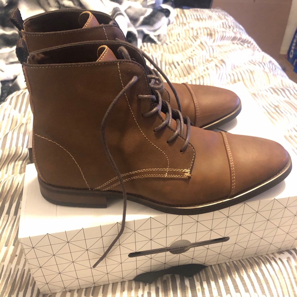 Chukka boots